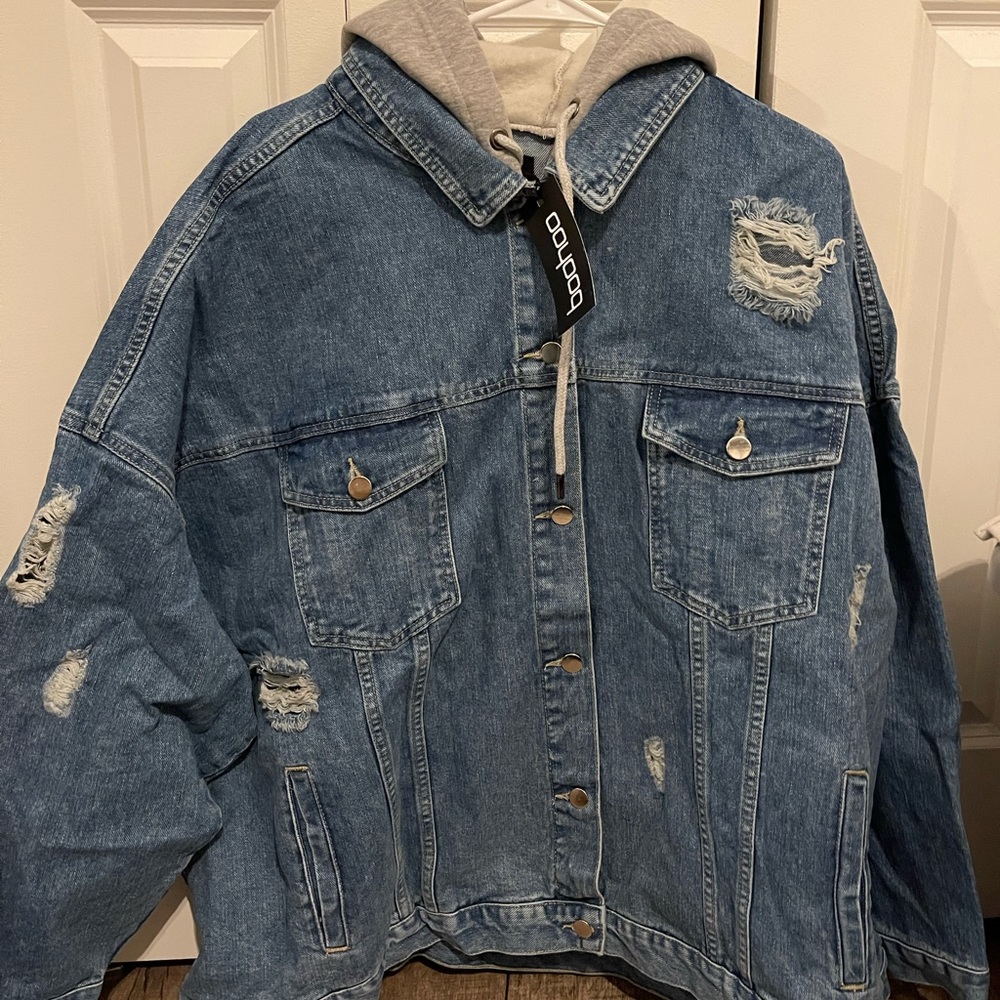 BOOHOO PLUS hooded denim distressed jacket